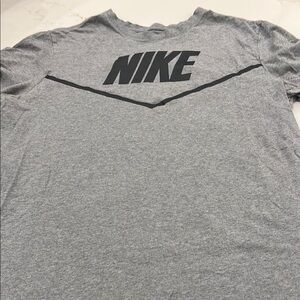 Nike Men's Gray T-Shirt